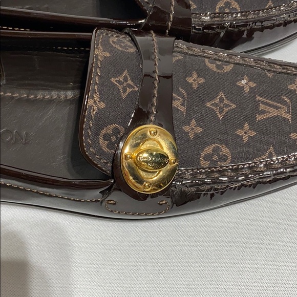 LOUIS VUITTON
Brown Mini Lin Le Moccasin Loafers - Picture 6 of 6